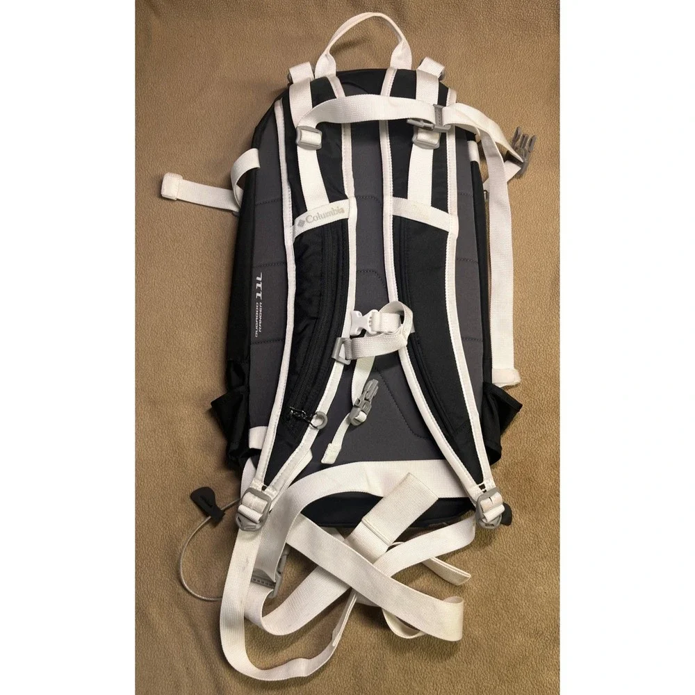 Columbia Bugaboo Ranger 11L Backpack Black White Technical Hiking Daypack